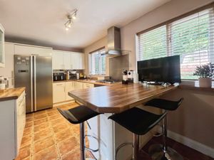 Kitchen- click for photo gallery